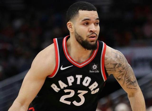 随后把球送 随后把球送